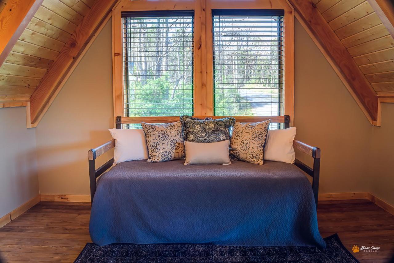 Majestic View Lodge, Amazing Views, Hot Tub, 1089 Free Tickets Each Paid Day, Dollywood And More Gatlinburg Exterior photo