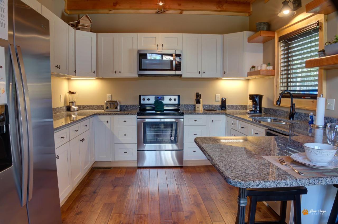 Majestic View Lodge, Amazing Views, Hot Tub, 1089 Free Tickets Each Paid Day, Dollywood And More Gatlinburg Exterior photo